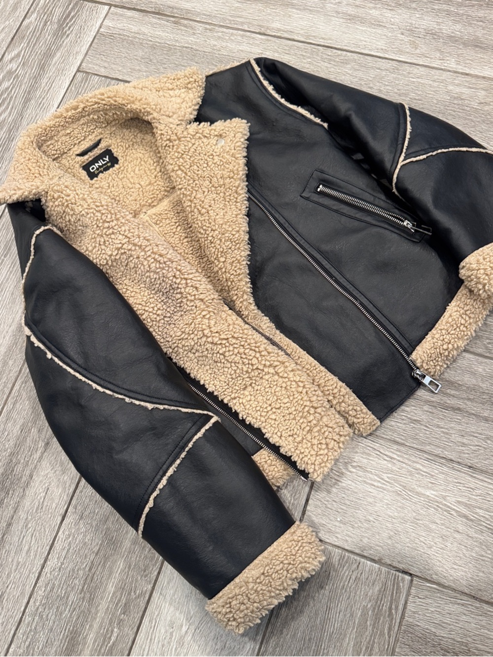 ONLY Womems Black Bomber Jacket with Beige Sherpa Lining